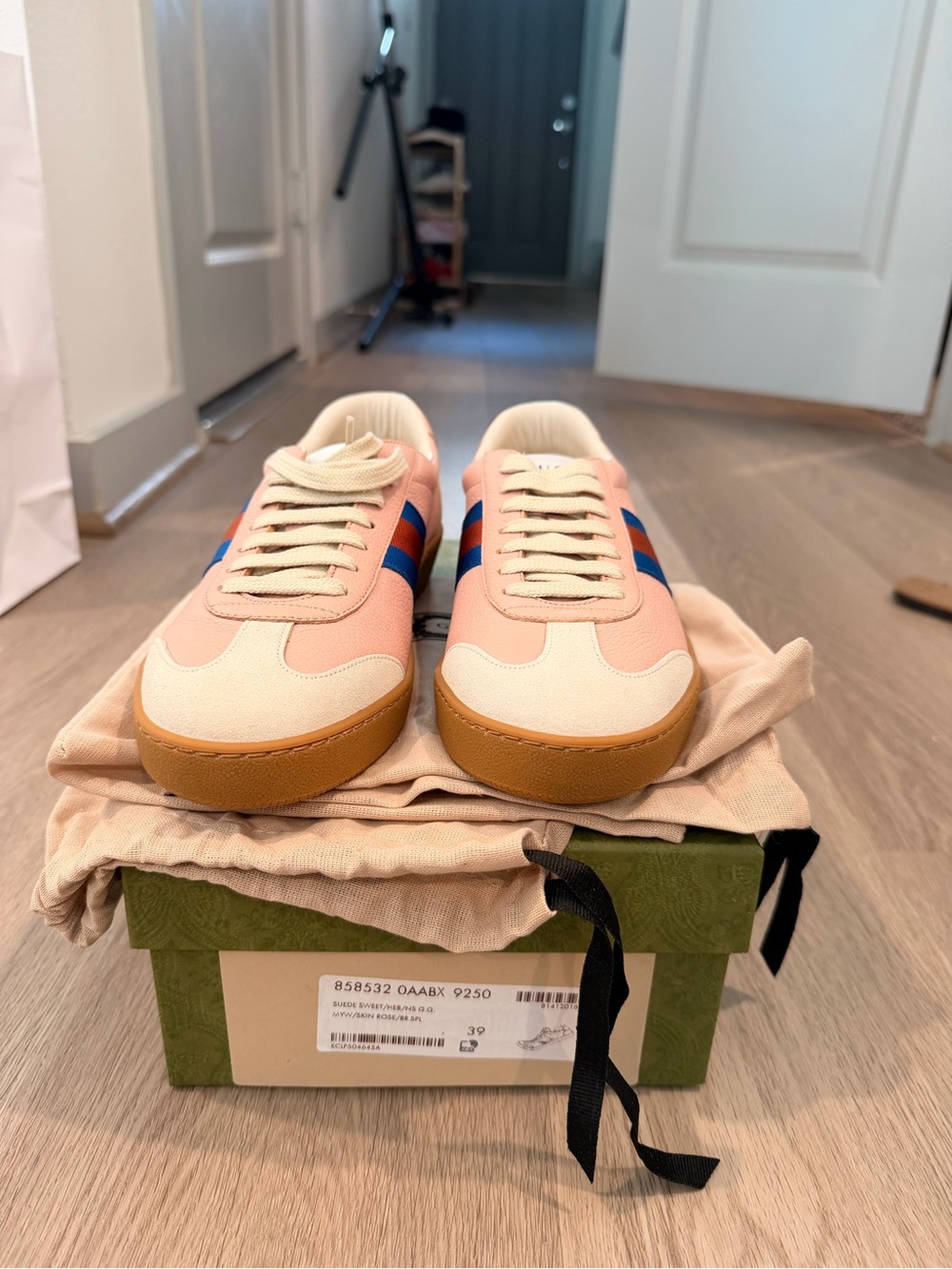 Gucci Pink Leather Web Stripe Sneakers Size 39 Box & Dust Bag Authentic